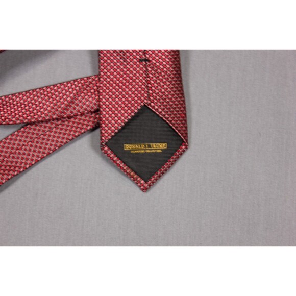 Donald J. Trump Red Silk Geometric Tie Signature Collection EUC 3" Wide - Picture 2 of 5